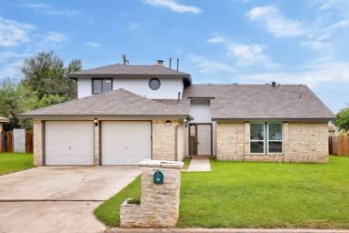 Main picture of 200 Woodmont Dr