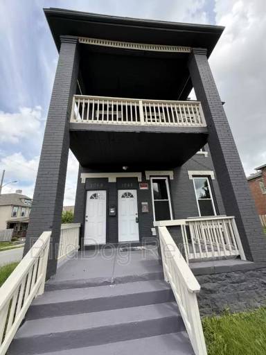 Main picture of 1044 E Long St