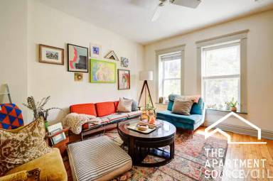 Main picture of 882 N Marshfield Ave