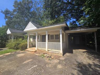 Main picture of 190 Gloria St