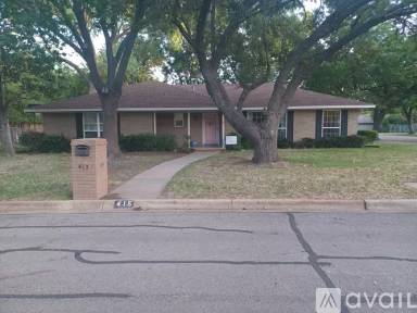 Main picture of 415 Magnolia St