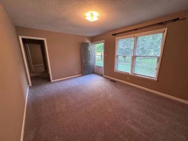 Main picture of 116 Lakeside Dr