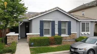 Main picture of 329 Carriage Ln