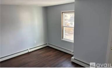 Main picture of 39 Gifford Ave