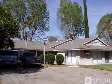 Main picture of 10854 Reseda Blvd