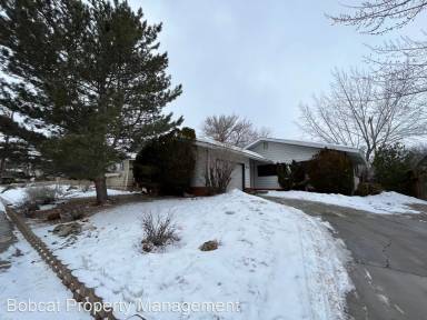 Main picture of 750 Crain St