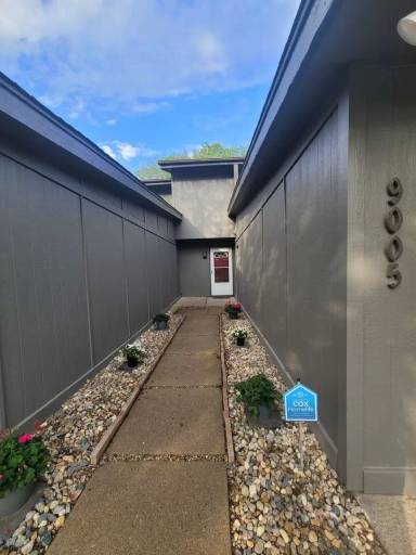 Main picture of 9005 David Cir
