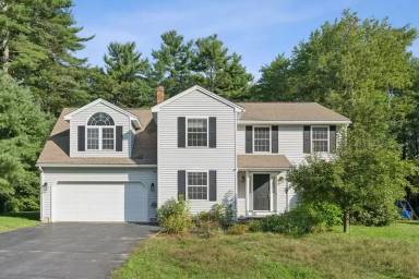 Main picture of 12 Garrison Oaks Dr