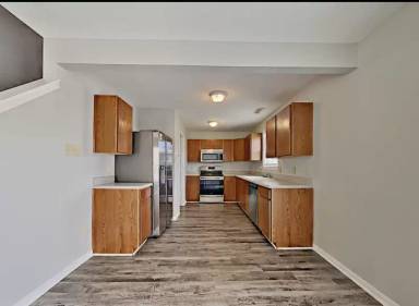 Main picture of 905 Littleton Dr