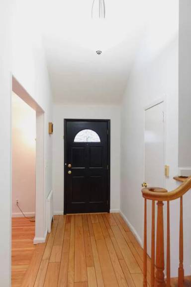 Main picture of 60 Waterbury Ln