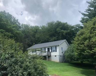 Main picture of 152 Cecil St