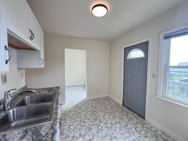 Main picture of 421 Cumming Ave
