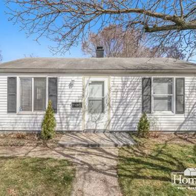 Main picture of 1527 E Fox St