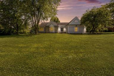 Main picture of 245 Winchester Dr