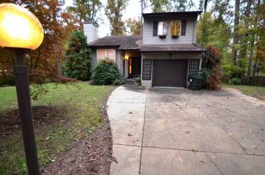 Main picture of 201 Rolling Hills Dr