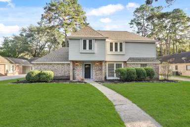 Main picture of 17410 Spicewood Springs Ln