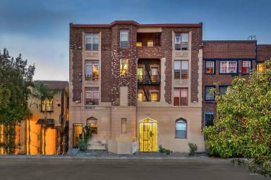 Main picture of 2749 San Marino St