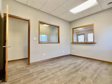 Main picture of 702 E Main St