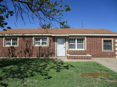 Main picture of 2908 S Grand St