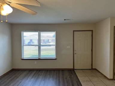 Main picture of 424 E Asher Ct