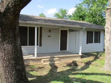 Main picture of 610 Jefferson Ave