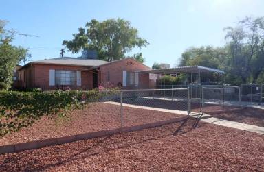 Main picture of 1436 E Lester St