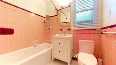 Main picture of 42 Loyola Ter