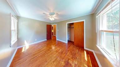 Main picture of 212 W 97th St