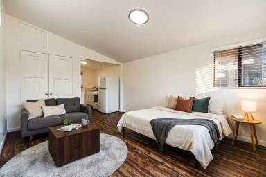 Main picture of 2722 Reynard Way