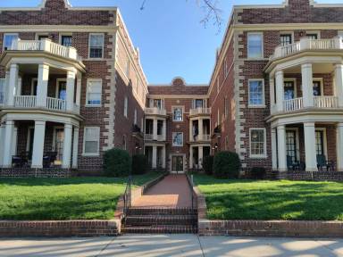 Main picture of 3410 Monument Ave