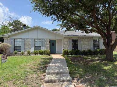 Main picture of 562 Shadowcrest Ln
