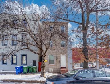 Main picture of 403 S Eden St