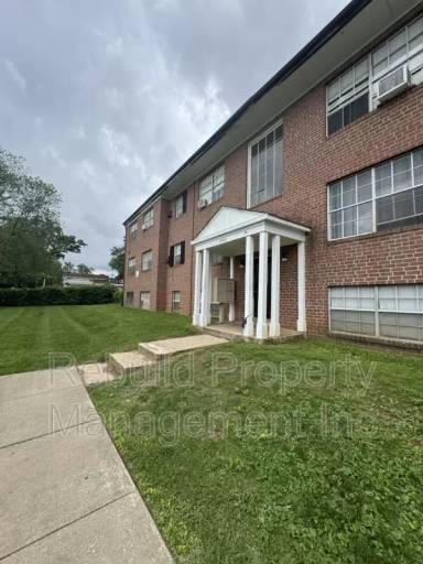 Main picture of 3901 Groveland Ave