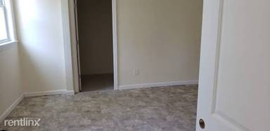 Main picture of 32 Centennial Ave