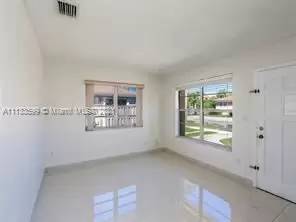 Main picture of 3156 SW 27th St