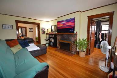 Main picture of 41 Rogers Park Ave