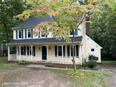 Main picture of 660 Glenpark Ln