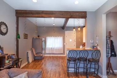 Main picture of 433 Grace St