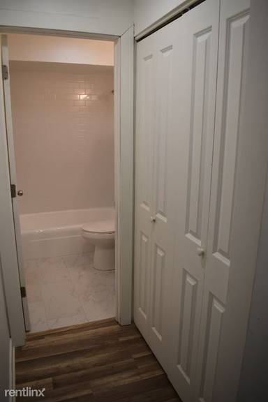 Main picture of 6972 N Sheridan Rd