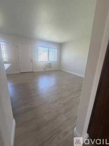 Main picture of 123 N 13th Ave