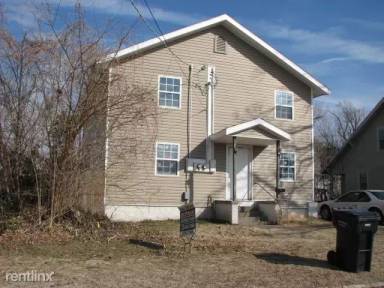 Main picture of 615 E Pacific St