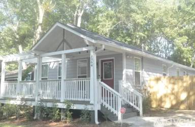 Main picture of 2364 Burroughs Ave SE
