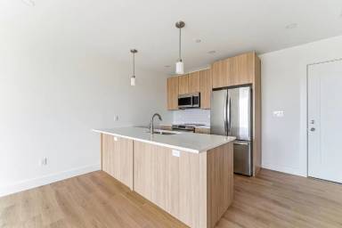 Main picture of 1035 Commonwealth Ave