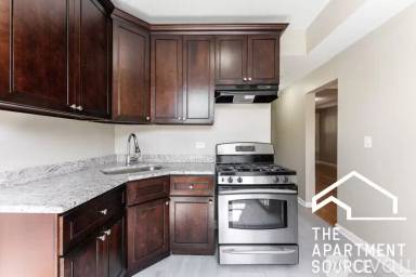 Main picture of 2616 N Harding Ave