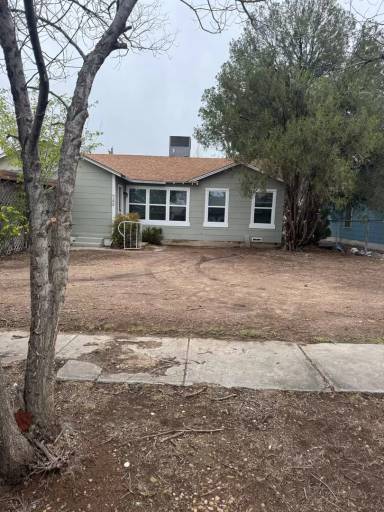 Main picture of 106 W Shipp Dr