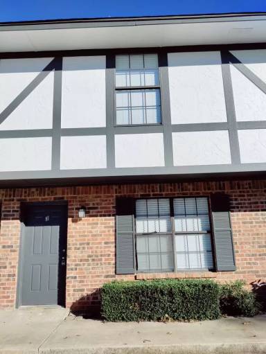 Main picture of 1100 Vine St