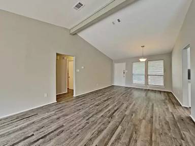 Main picture of 206 Kalmia Dr