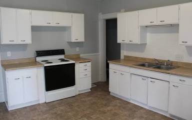Main picture of 572 Stewart Ave