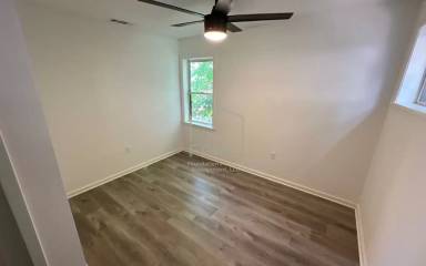 Main picture of 3694 Marion Ave