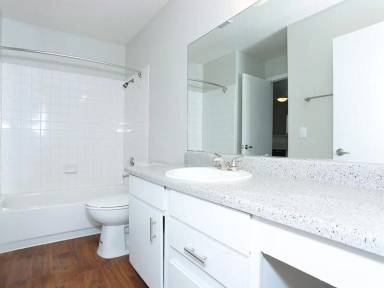 Main picture of 127 W Cypress St